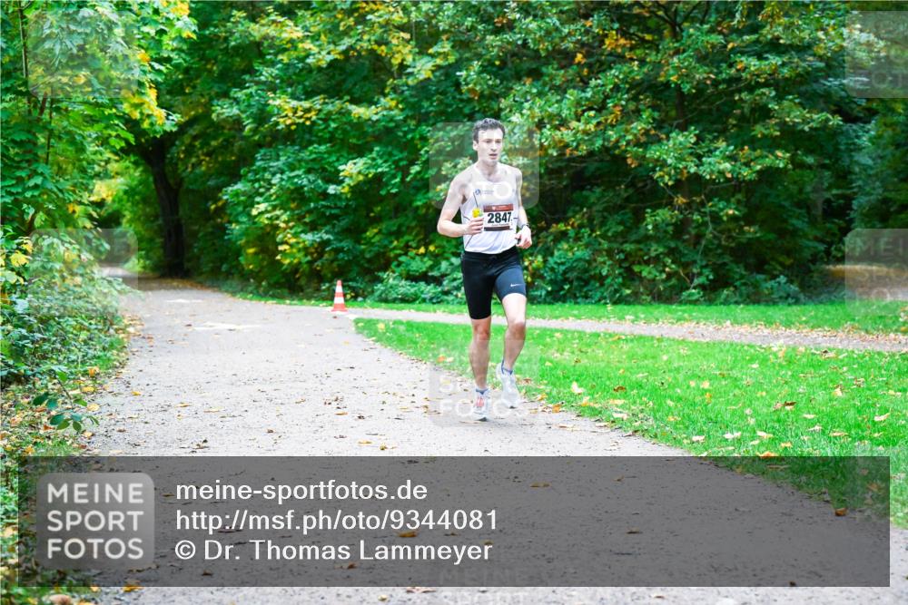 12.10.2025 - Bramfelder Halbmarathon 2025 Dr. Thomas Lammeyer http://msf.ph/oto/9344081 12.10.2025 10:03:14 Laufen 2847 meine-sportfotos.de