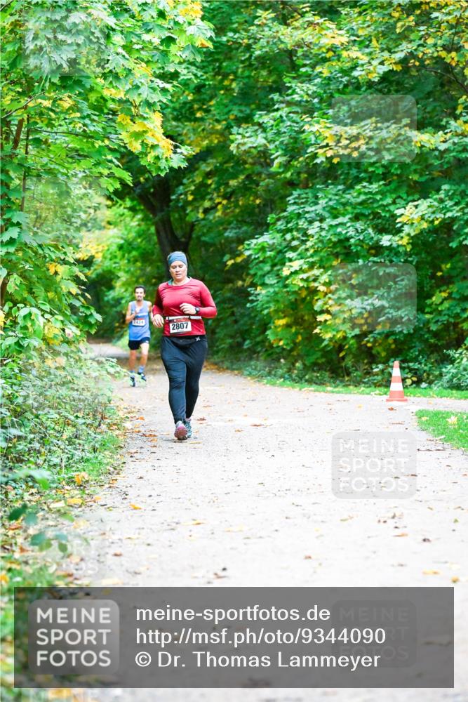 12.10.2025 - Bramfelder Halbmarathon 2025 Dr. Thomas Lammeyer http://msf.ph/oto/9344090 12.10.2025 10:04:28 Laufen 2424, 2807 meine-sportfotos.de