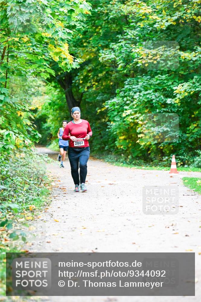 12.10.2025 - Bramfelder Halbmarathon 2025 Dr. Thomas Lammeyer http://msf.ph/oto/9344092 12.10.2025 10:04:29 Laufen 2807 meine-sportfotos.de