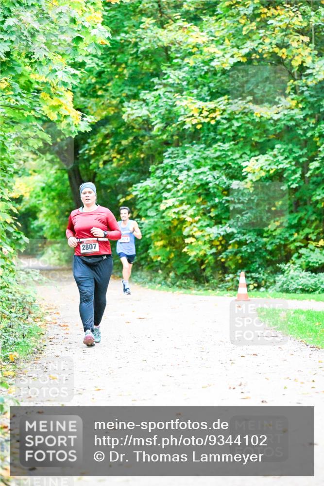 12.10.2025 - Bramfelder Halbmarathon 2025 Dr. Thomas Lammeyer http://msf.ph/oto/9344102 12.10.2025 10:04:30 Laufen 424, 2807 meine-sportfotos.de