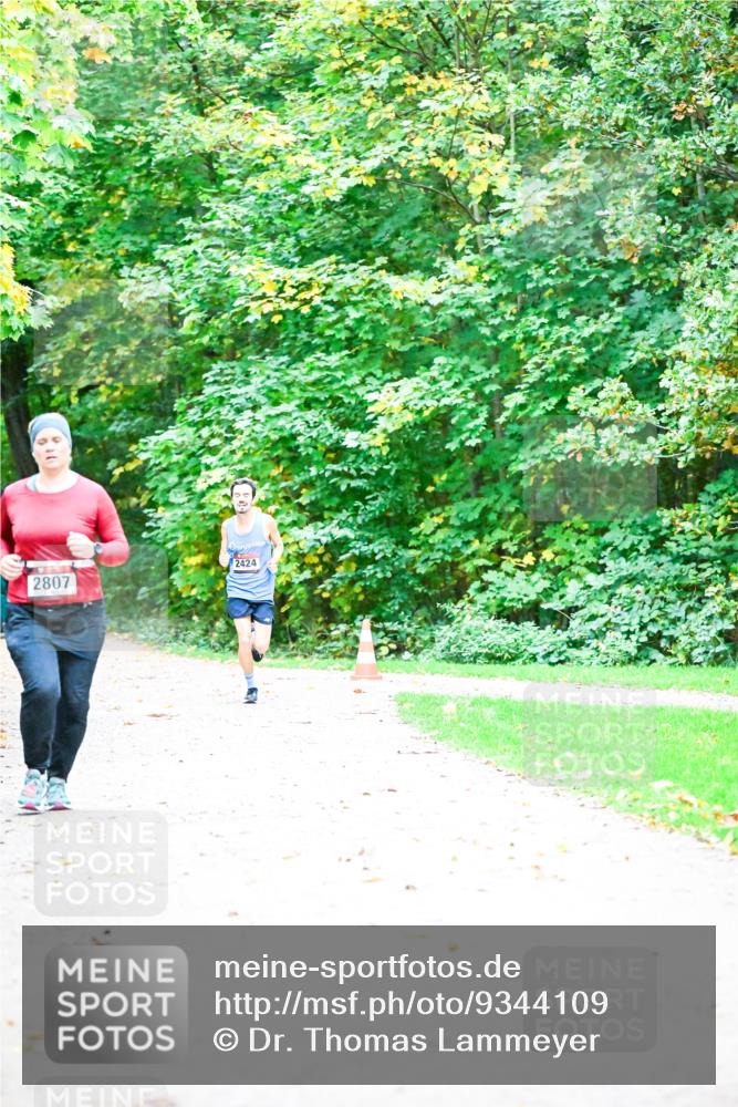 12.10.2025 - Bramfelder Halbmarathon 2025 Dr. Thomas Lammeyer http://msf.ph/oto/9344109 12.10.2025 10:04:31 Laufen 2424, 2807 meine-sportfotos.de