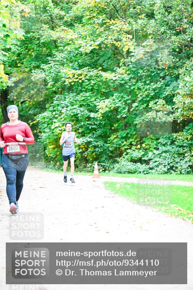 12.10.2025 - Bramfelder Halbmarathon 2025 Dr. Thomas Lammeyer http://msf.ph/oto/9344110 12.10.2025 10:04:32 Laufen 2807, 2424 meine-sportfotos.de