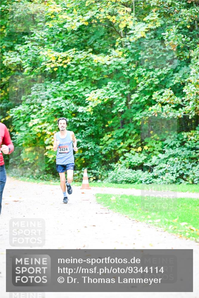 12.10.2025 - Bramfelder Halbmarathon 2025 Dr. Thomas Lammeyer http://msf.ph/oto/9344114 12.10.2025 10:04:32 Laufen 2424 meine-sportfotos.de