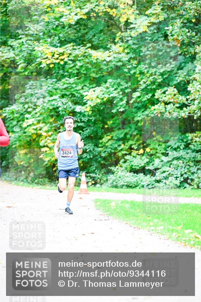 12.10.2025 - Bramfelder Halbmarathon 2025 Dr. Thomas Lammeyer http://msf.ph/oto/9344116 12.10.2025 10:04:32 Laufen 2424 meine-sportfotos.de