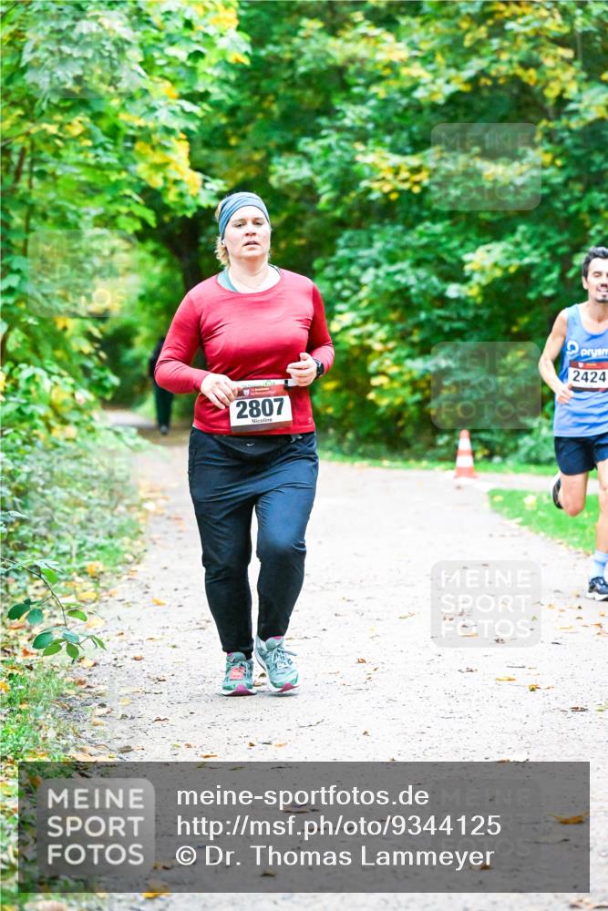 12.10.2025 - Bramfelder Halbmarathon 2025 Dr. Thomas Lammeyer http://msf.ph/oto/9344125 12.10.2025 10:04:34 Laufen 2807, 2424 meine-sportfotos.de