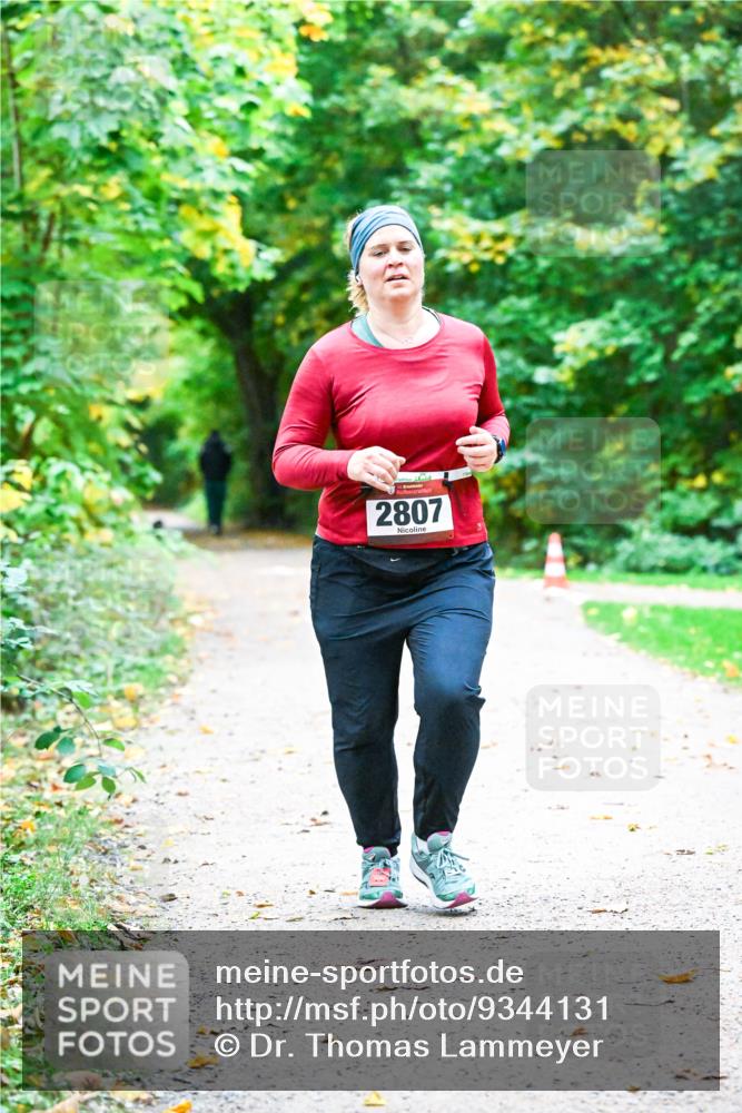 12.10.2025 - Bramfelder Halbmarathon 2025 Dr. Thomas Lammeyer http://msf.ph/oto/9344131 12.10.2025 10:04:35 Laufen 2807 meine-sportfotos.de
