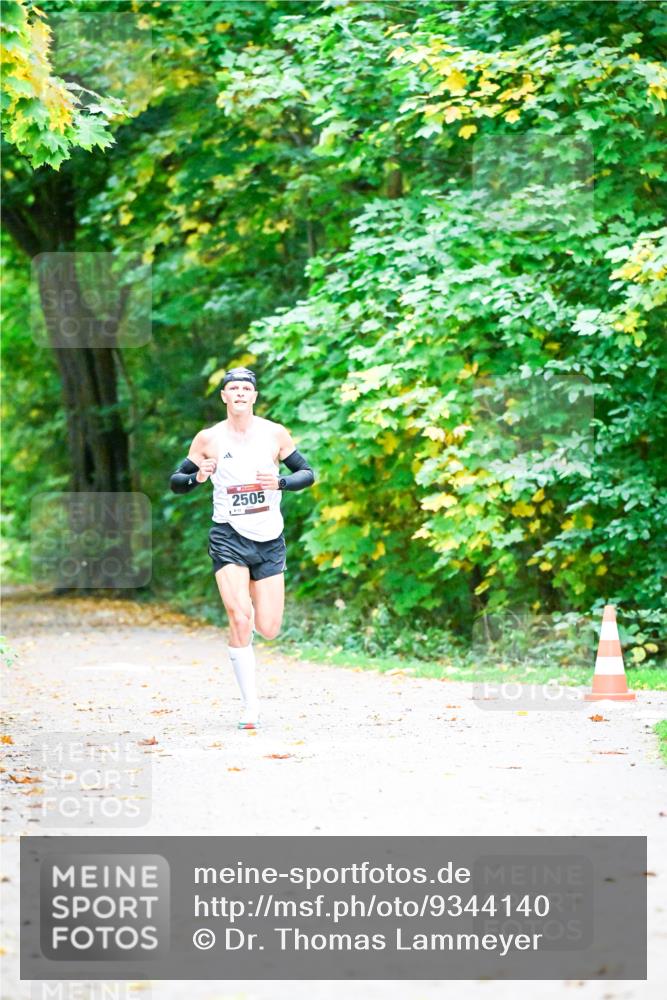 12.10.2025 - Bramfelder Halbmarathon 2025 Dr. Thomas Lammeyer http://msf.ph/oto/9344140 12.10.2025 10:04:51 Laufen 2505 meine-sportfotos.de