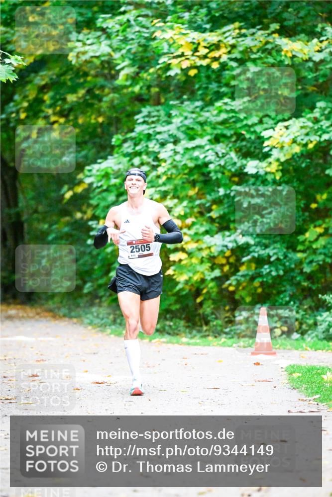 12.10.2025 - Bramfelder Halbmarathon 2025 Dr. Thomas Lammeyer http://msf.ph/oto/9344149 12.10.2025 10:04:52 Laufen 2505, 12, 0 meine-sportfotos.de