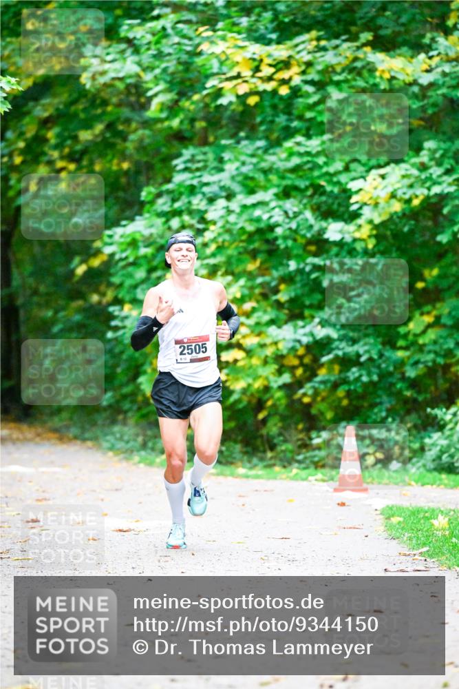 12.10.2025 - Bramfelder Halbmarathon 2025 Dr. Thomas Lammeyer http://msf.ph/oto/9344150 12.10.2025 10:04:52 Laufen 2505 meine-sportfotos.de
