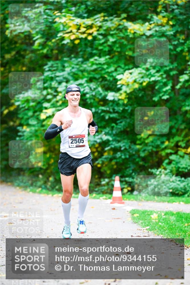 12.10.2025 - Bramfelder Halbmarathon 2025 Dr. Thomas Lammeyer http://msf.ph/oto/9344155 12.10.2025 10:04:53 Laufen 2505, 8, 12 meine-sportfotos.de