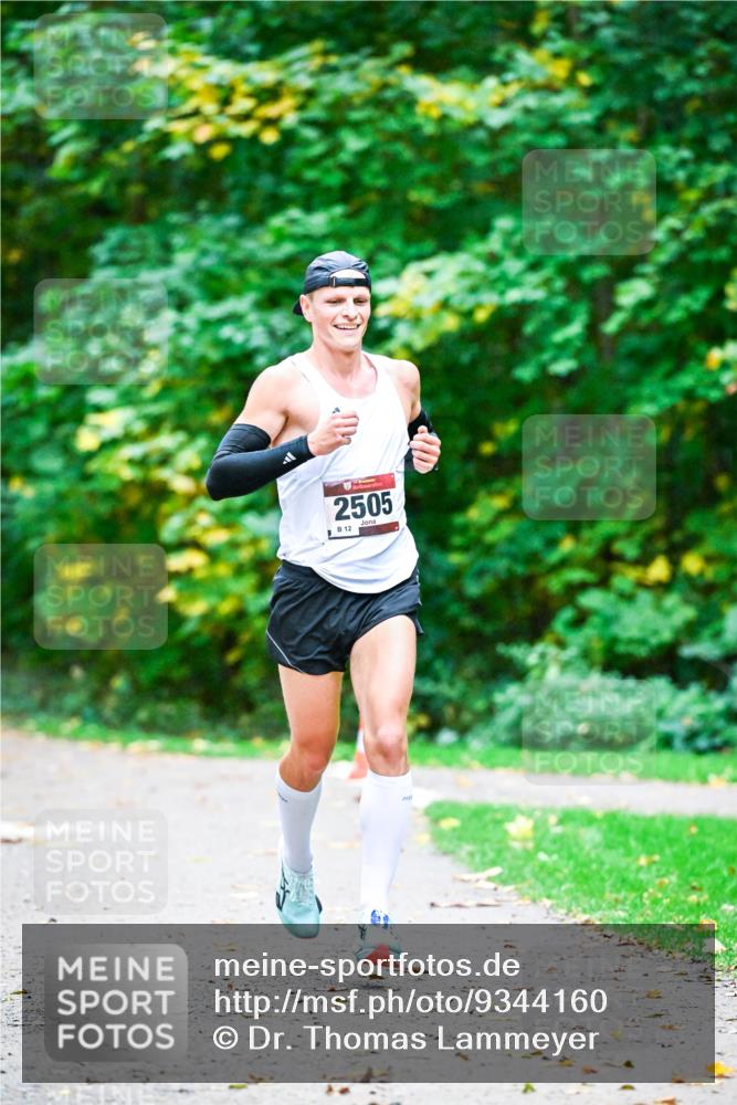 12.10.2025 - Bramfelder Halbmarathon 2025 Dr. Thomas Lammeyer http://msf.ph/oto/9344160 12.10.2025 10:04:54 Laufen 2505, 12 meine-sportfotos.de