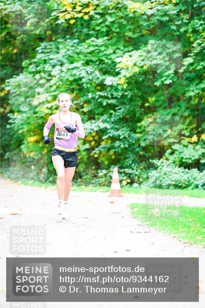 12.10.2025 - Bramfelder Halbmarathon 2025 Dr. Thomas Lammeyer http://msf.ph/oto/9344162 12.10.2025 10:05:42 Laufen 2641 meine-sportfotos.de