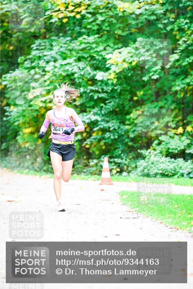 12.10.2025 - Bramfelder Halbmarathon 2025 Dr. Thomas Lammeyer http://msf.ph/oto/9344163 12.10.2025 10:05:42 Laufen 2641 meine-sportfotos.de