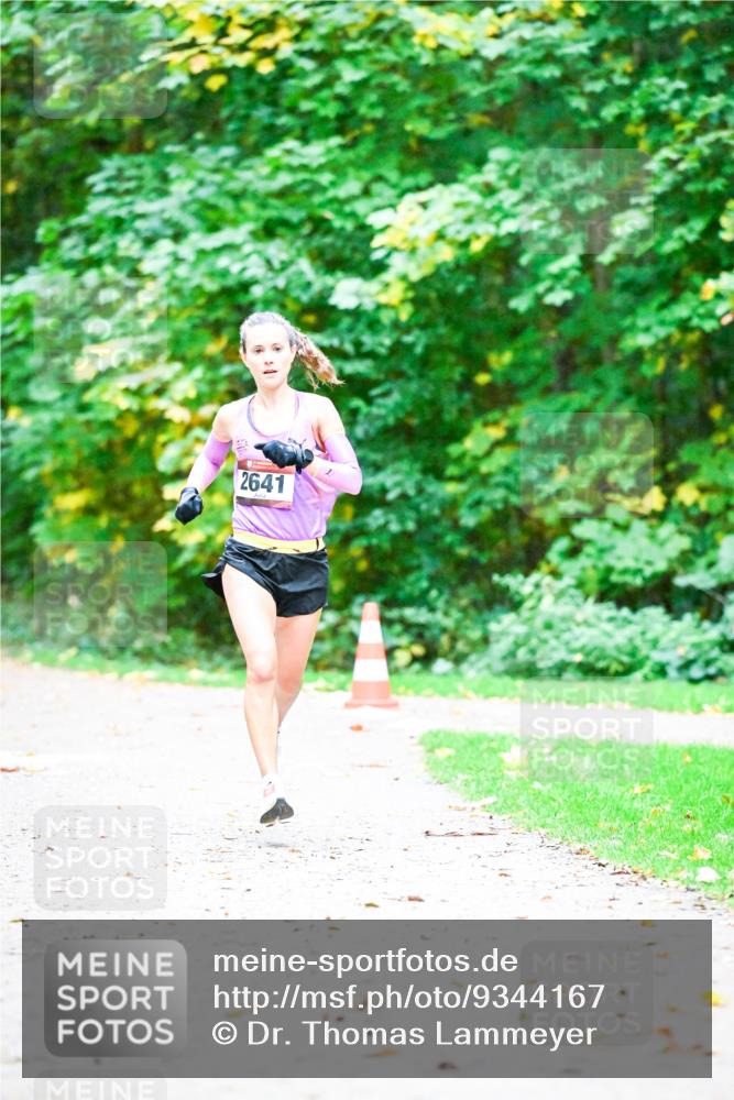 12.10.2025 - Bramfelder Halbmarathon 2025 Dr. Thomas Lammeyer http://msf.ph/oto/9344167 12.10.2025 10:05:43 Laufen 2641 meine-sportfotos.de