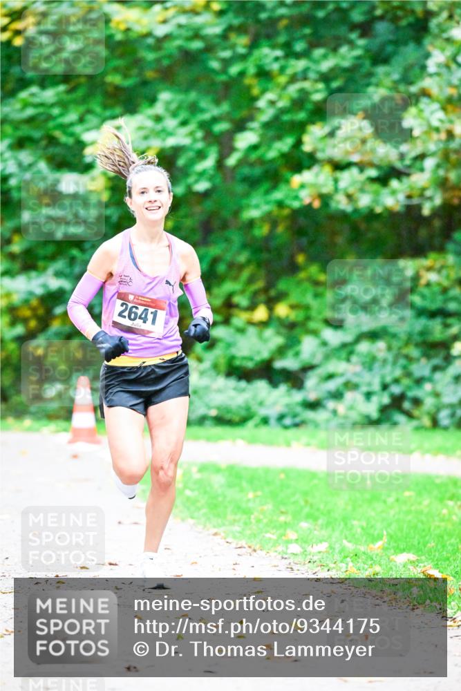 12.10.2025 - Bramfelder Halbmarathon 2025 Dr. Thomas Lammeyer http://msf.ph/oto/9344175 12.10.2025 10:05:44 Laufen 2641 meine-sportfotos.de