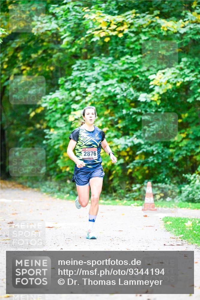 12.10.2025 - Bramfelder Halbmarathon 2025 Dr. Thomas Lammeyer http://msf.ph/oto/9344194 12.10.2025 10:06:31 Laufen 2876 meine-sportfotos.de