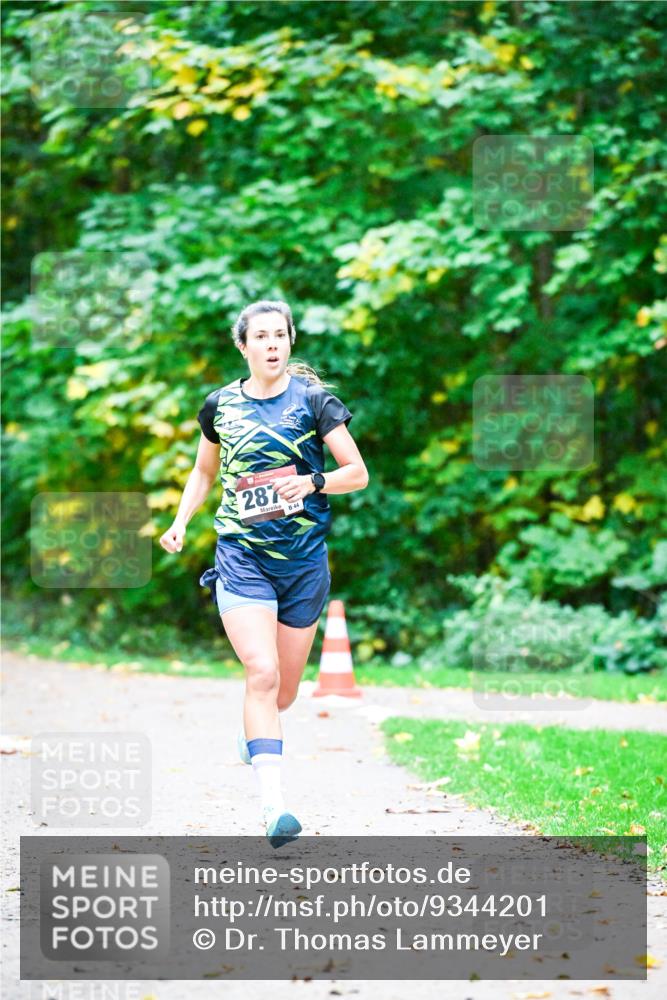 12.10.2025 - Bramfelder Halbmarathon 2025 Dr. Thomas Lammeyer http://msf.ph/oto/9344201 12.10.2025 10:06:32 Laufen 287, 44 meine-sportfotos.de