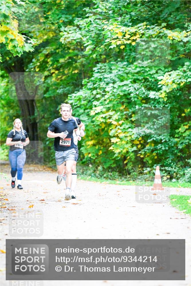 12.10.2025 - Bramfelder Halbmarathon 2025 Dr. Thomas Lammeyer http://msf.ph/oto/9344214 12.10.2025 10:07:13 Laufen 2583, 2971 meine-sportfotos.de