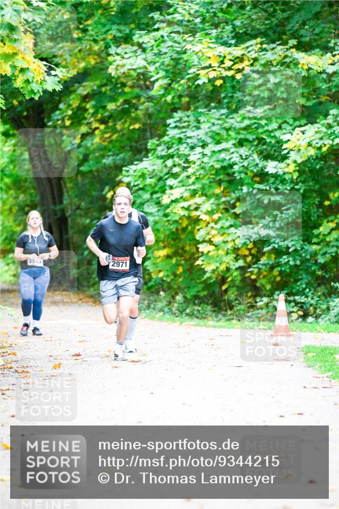 12.10.2025 - Bramfelder Halbmarathon 2025 Dr. Thomas Lammeyer http://msf.ph/oto/9344215 12.10.2025 10:07:13 Laufen 2583, 2971 meine-sportfotos.de