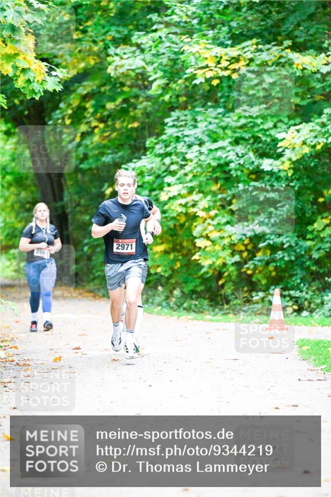 12.10.2025 - Bramfelder Halbmarathon 2025 Dr. Thomas Lammeyer http://msf.ph/oto/9344219 12.10.2025 10:07:13 Laufen 2583, 2971 meine-sportfotos.de