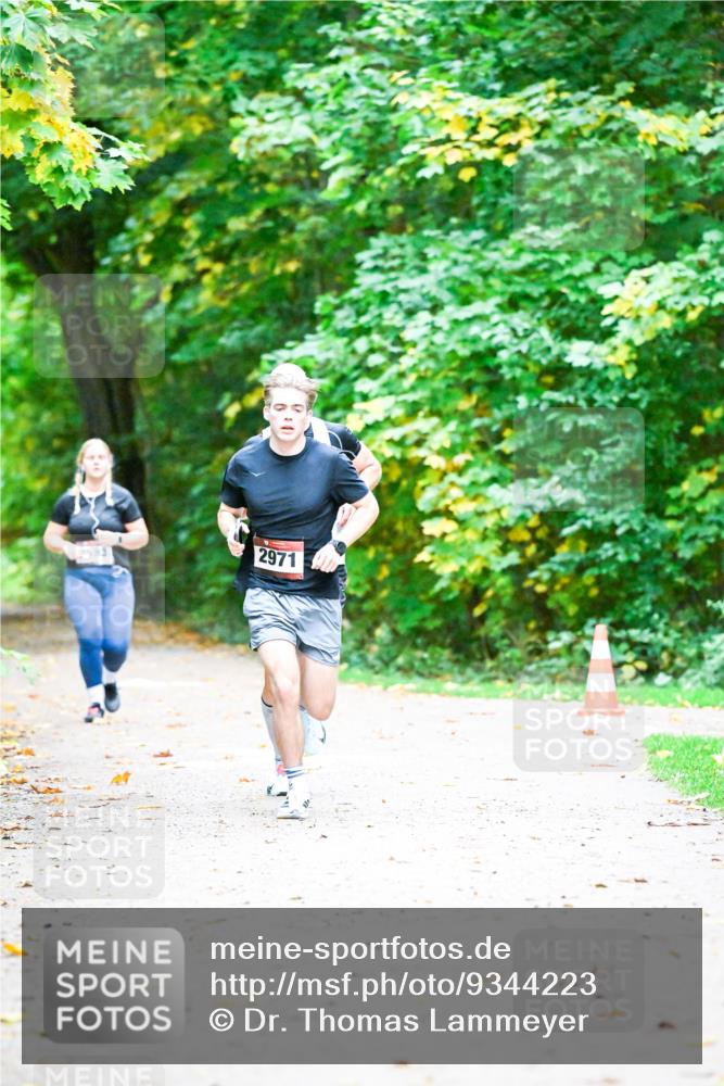 12.10.2025 - Bramfelder Halbmarathon 2025 Dr. Thomas Lammeyer http://msf.ph/oto/9344223 12.10.2025 10:07:14 Laufen 2583, 2971 meine-sportfotos.de