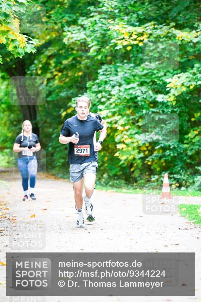 12.10.2025 - Bramfelder Halbmarathon 2025 Dr. Thomas Lammeyer http://msf.ph/oto/9344224 12.10.2025 10:07:14 Laufen 2971, 2583 meine-sportfotos.de