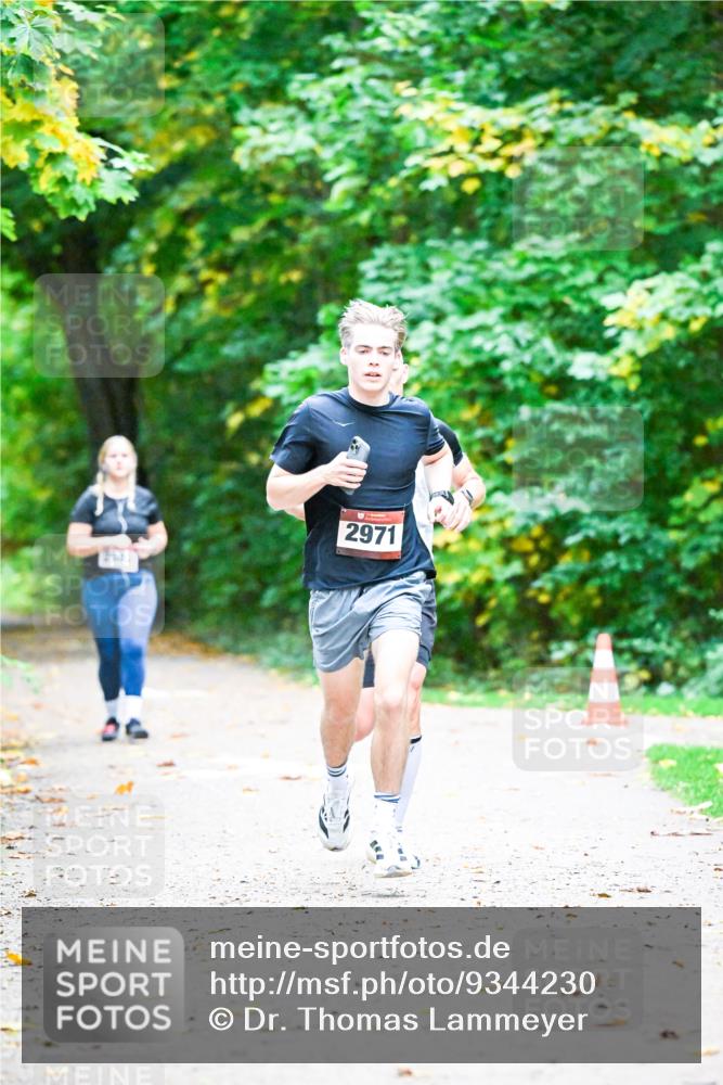 12.10.2025 - Bramfelder Halbmarathon 2025 Dr. Thomas Lammeyer http://msf.ph/oto/9344230 12.10.2025 10:07:15 Laufen 2971, 2543 meine-sportfotos.de