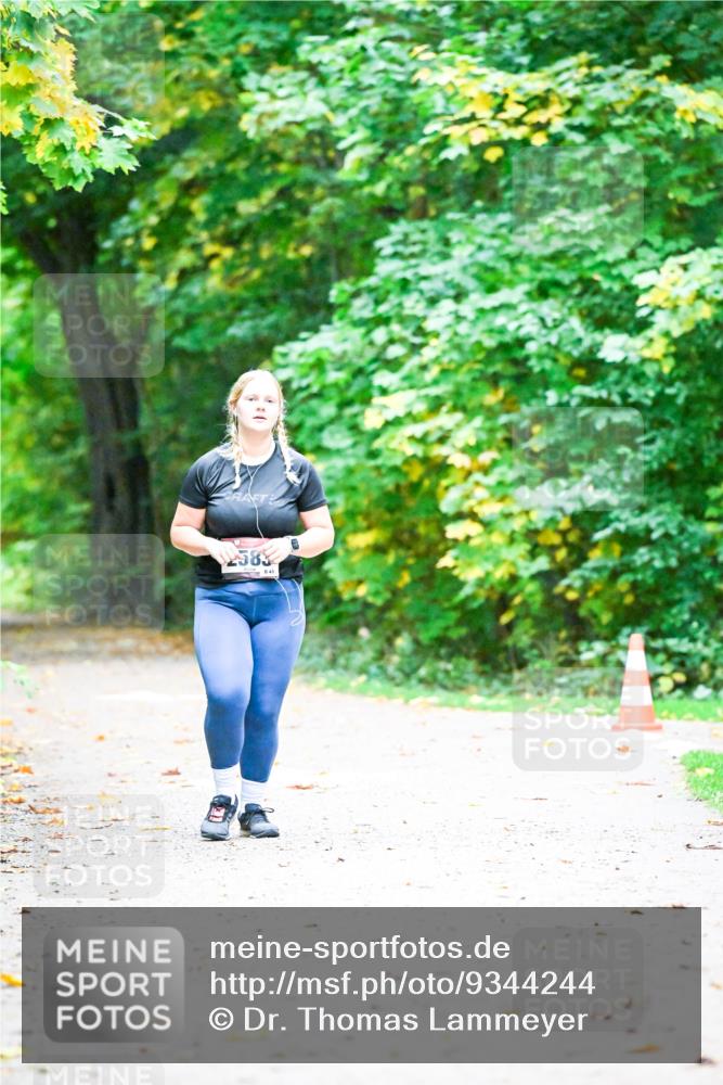12.10.2025 - Bramfelder Halbmarathon 2025 Dr. Thomas Lammeyer http://msf.ph/oto/9344244 12.10.2025 10:07:20 Laufen 2583, 4 meine-sportfotos.de