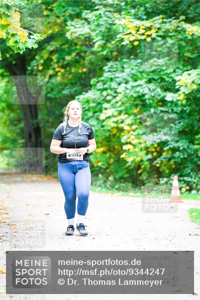 12.10.2025 - Bramfelder Halbmarathon 2025 Dr. Thomas Lammeyer http://msf.ph/oto/9344247 12.10.2025 10:07:20 Laufen 48 meine-sportfotos.de