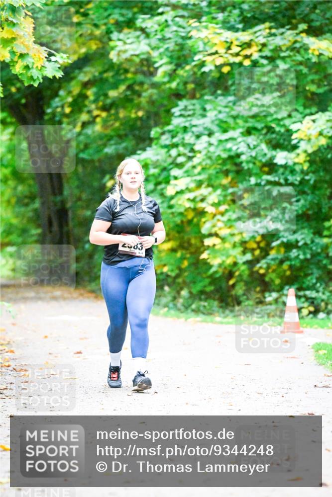 12.10.2025 - Bramfelder Halbmarathon 2025 Dr. Thomas Lammeyer http://msf.ph/oto/9344248 12.10.2025 10:07:20 Laufen 2003, 4 meine-sportfotos.de