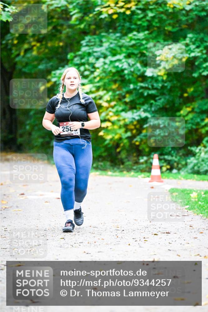 12.10.2025 - Bramfelder Halbmarathon 2025 Dr. Thomas Lammeyer http://msf.ph/oto/9344257 12.10.2025 10:07:21 Laufen 25 meine-sportfotos.de