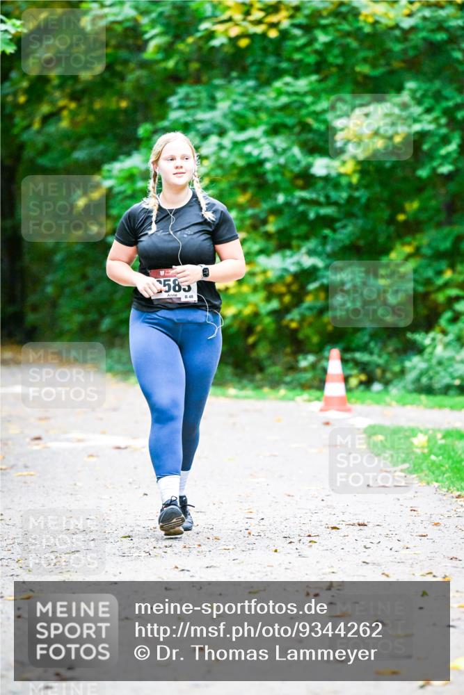 12.10.2025 - Bramfelder Halbmarathon 2025 Dr. Thomas Lammeyer http://msf.ph/oto/9344262 12.10.2025 10:07:22 Laufen 585, 48 meine-sportfotos.de