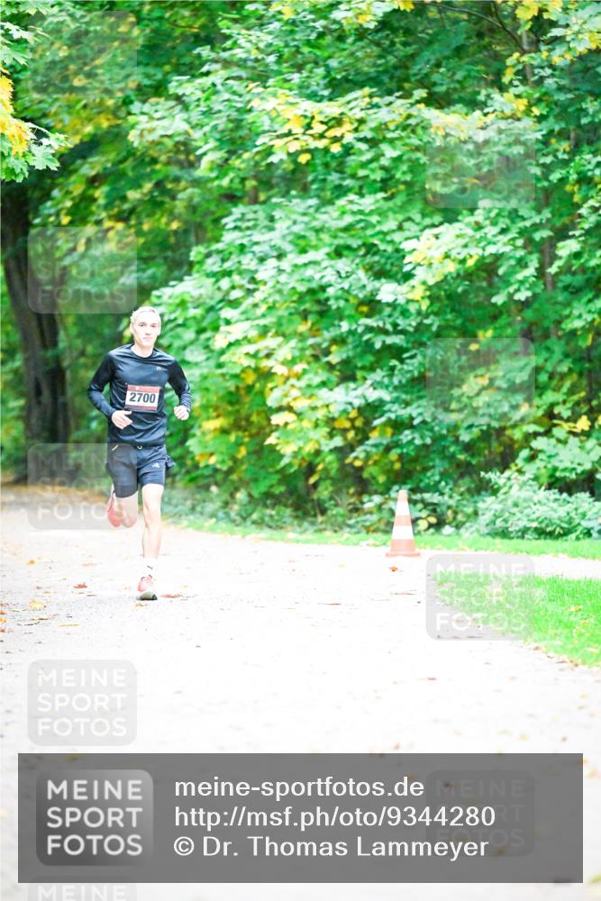 12.10.2025 - Bramfelder Halbmarathon 2025 Dr. Thomas Lammeyer http://msf.ph/oto/9344280 12.10.2025 10:08:08 Laufen 2700 meine-sportfotos.de