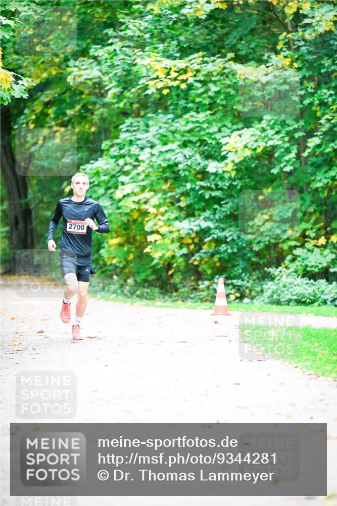 12.10.2025 - Bramfelder Halbmarathon 2025 Dr. Thomas Lammeyer http://msf.ph/oto/9344281 12.10.2025 10:08:08 Laufen 2700 meine-sportfotos.de