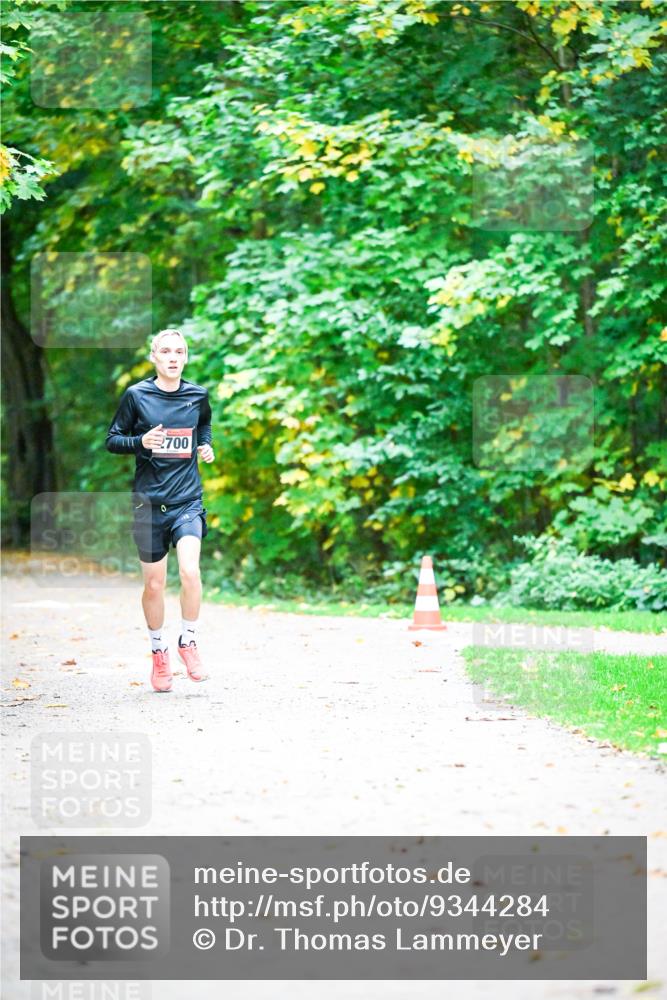 12.10.2025 - Bramfelder Halbmarathon 2025 Dr. Thomas Lammeyer http://msf.ph/oto/9344284 12.10.2025 10:08:09 Laufen 700 meine-sportfotos.de