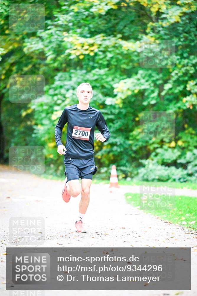 12.10.2025 - Bramfelder Halbmarathon 2025 Dr. Thomas Lammeyer http://msf.ph/oto/9344296 12.10.2025 10:08:10 Laufen 2700 meine-sportfotos.de