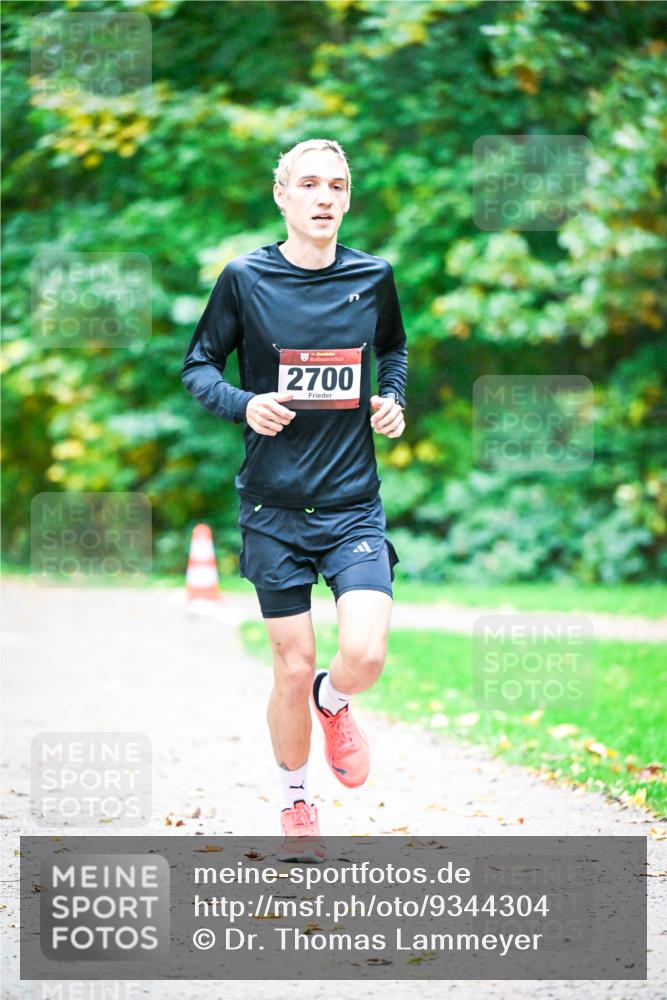 12.10.2025 - Bramfelder Halbmarathon 2025 Dr. Thomas Lammeyer http://msf.ph/oto/9344304 12.10.2025 10:08:11 Laufen 34, 2700 meine-sportfotos.de