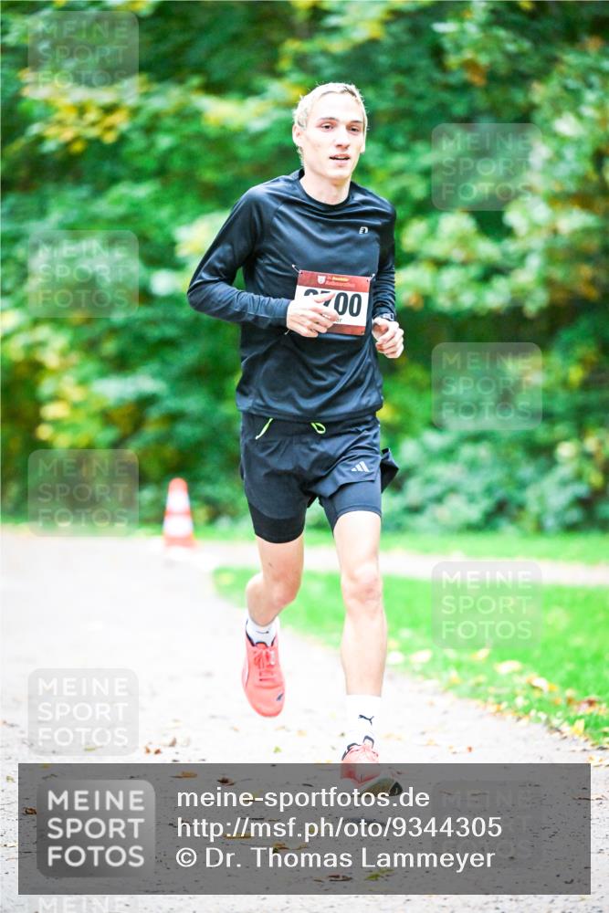 12.10.2025 - Bramfelder Halbmarathon 2025 Dr. Thomas Lammeyer http://msf.ph/oto/9344305 12.10.2025 10:08:11 Laufen 700 meine-sportfotos.de