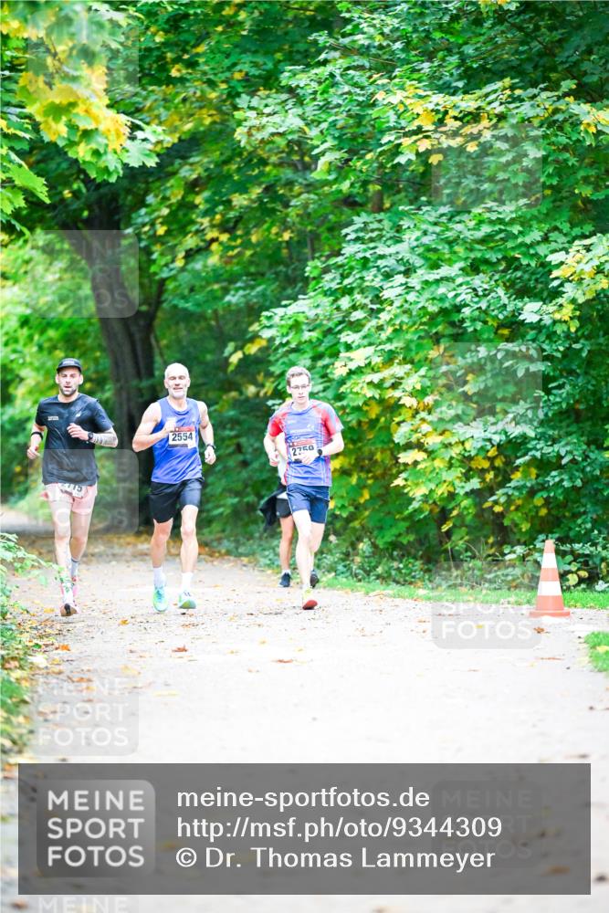 12.10.2025 - Bramfelder Halbmarathon 2025 Dr. Thomas Lammeyer http://msf.ph/oto/9344309 12.10.2025 10:08:24 Laufen 275, 2554, 2750 meine-sportfotos.de
