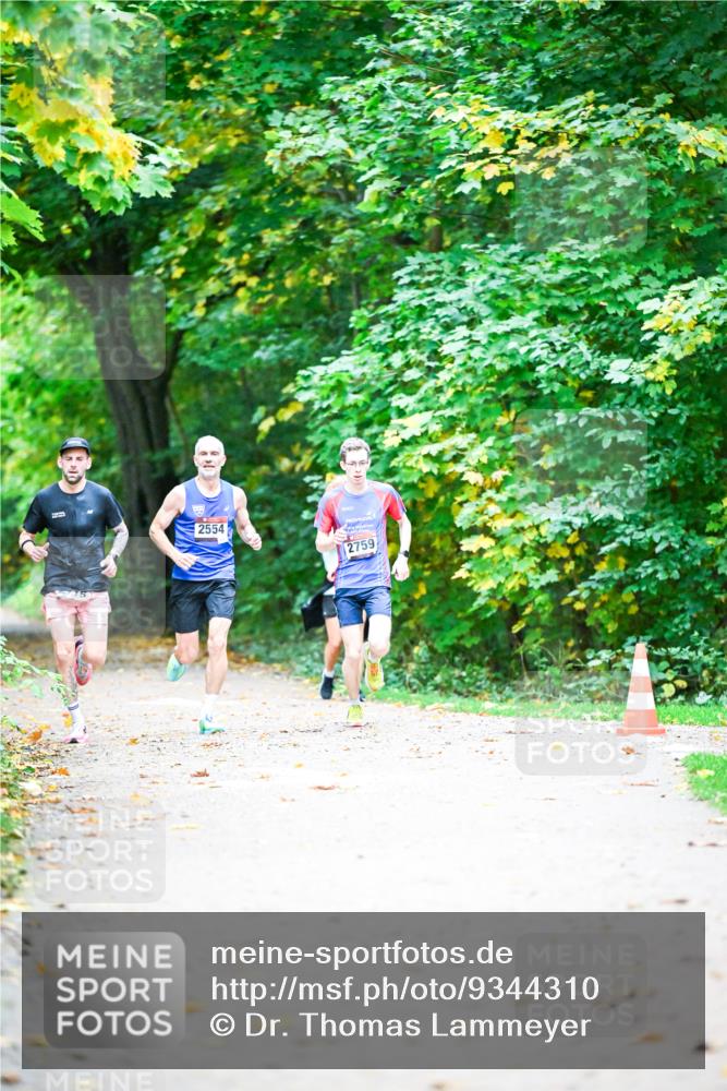 12.10.2025 - Bramfelder Halbmarathon 2025 Dr. Thomas Lammeyer http://msf.ph/oto/9344310 12.10.2025 10:08:24 Laufen 2554, 2759 meine-sportfotos.de