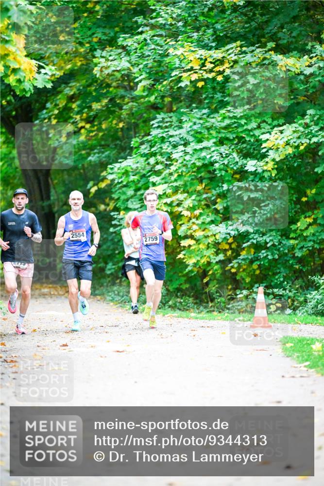 12.10.2025 - Bramfelder Halbmarathon 2025 Dr. Thomas Lammeyer http://msf.ph/oto/9344313 12.10.2025 10:08:24 Laufen 2554, 2759 meine-sportfotos.de