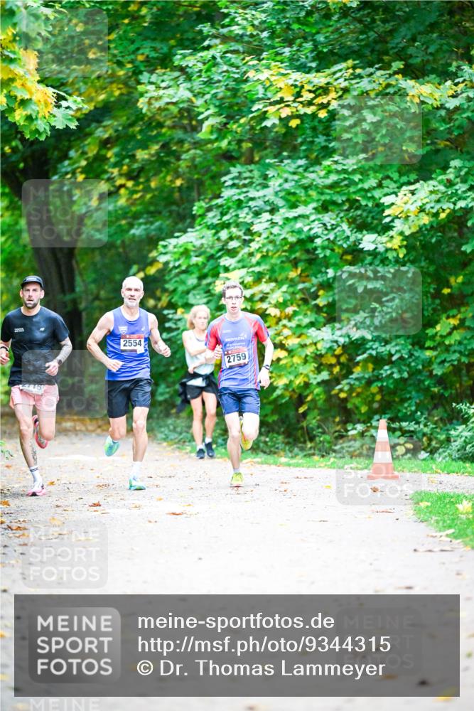 12.10.2025 - Bramfelder Halbmarathon 2025 Dr. Thomas Lammeyer http://msf.ph/oto/9344315 12.10.2025 10:08:25 Laufen 2554, 2759 meine-sportfotos.de