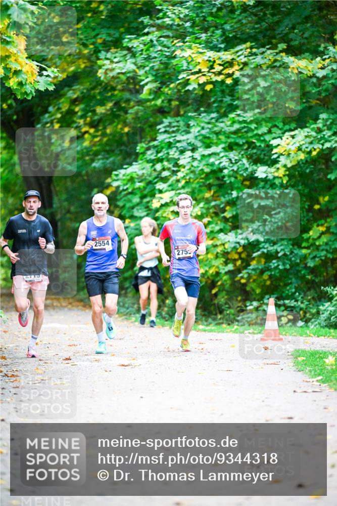 12.10.2025 - Bramfelder Halbmarathon 2025 Dr. Thomas Lammeyer http://msf.ph/oto/9344318 12.10.2025 10:08:25 Laufen 2719, 2554, 275 meine-sportfotos.de