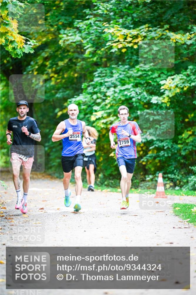 12.10.2025 - Bramfelder Halbmarathon 2025 Dr. Thomas Lammeyer http://msf.ph/oto/9344324 12.10.2025 10:08:26 Laufen 2554, 2759 meine-sportfotos.de