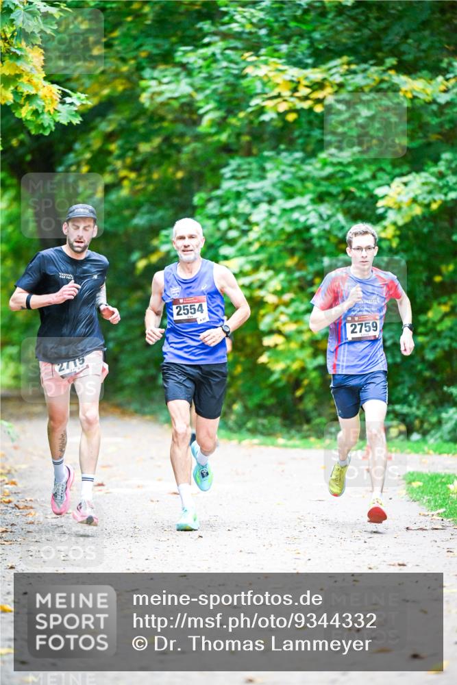 12.10.2025 - Bramfelder Halbmarathon 2025 Dr. Thomas Lammeyer http://msf.ph/oto/9344332 12.10.2025 10:08:27 Laufen 2, 15, 2554, 2759 meine-sportfotos.de