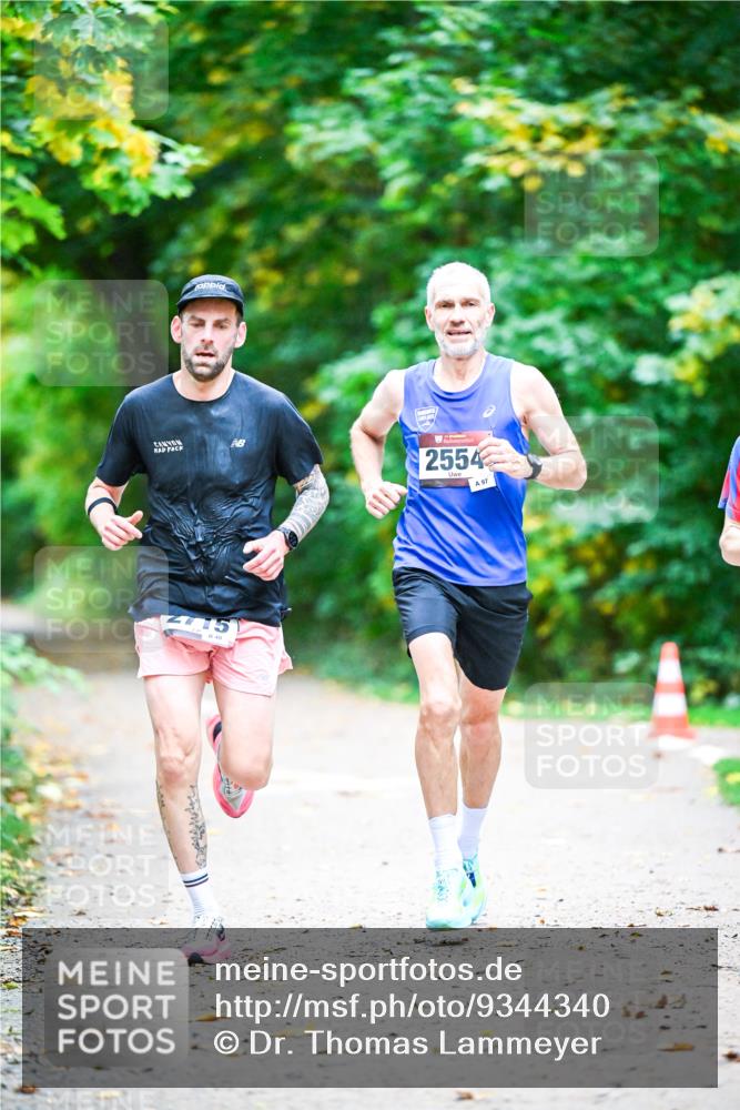 12.10.2025 - Bramfelder Halbmarathon 2025 Dr. Thomas Lammeyer http://msf.ph/oto/9344340 12.10.2025 10:08:28 Laufen 2554, 97, 2015, 840 meine-sportfotos.de