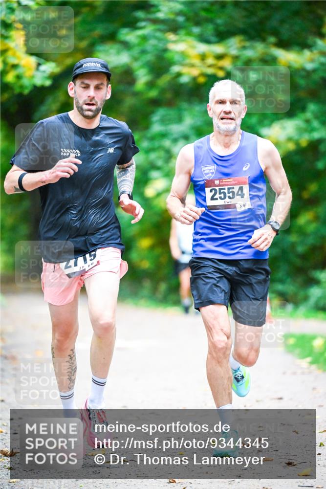 12.10.2025 - Bramfelder Halbmarathon 2025 Dr. Thomas Lammeyer http://msf.ph/oto/9344345 12.10.2025 10:08:29 Laufen 2715, 40, 2554, 97 meine-sportfotos.de