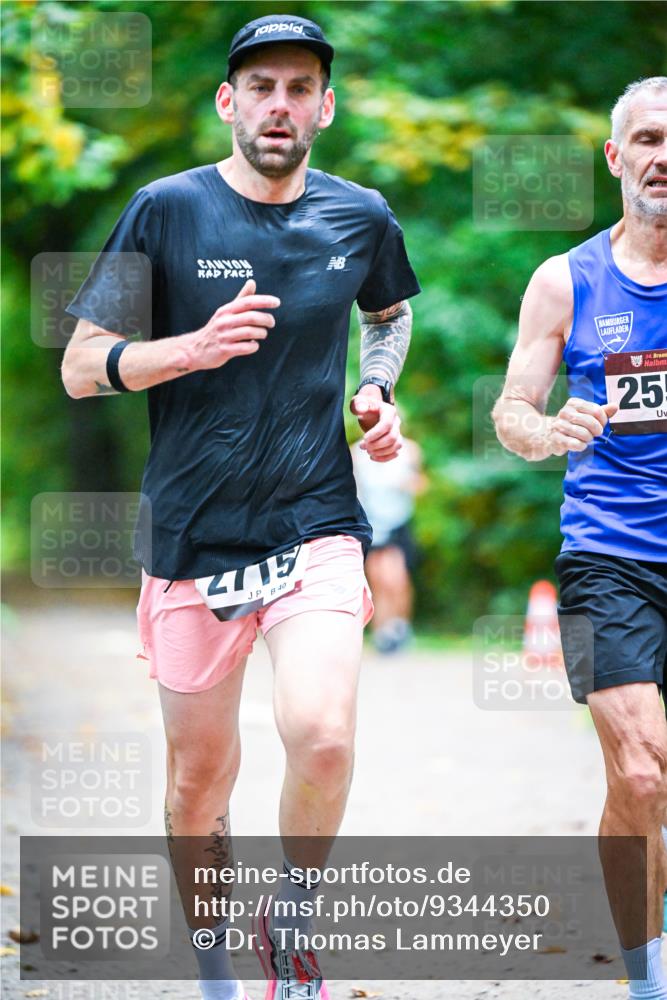 12.10.2025 - Bramfelder Halbmarathon 2025 Dr. Thomas Lammeyer http://msf.ph/oto/9344350 12.10.2025 10:08:30 Laufen 4015, 40, 34, 25 meine-sportfotos.de
