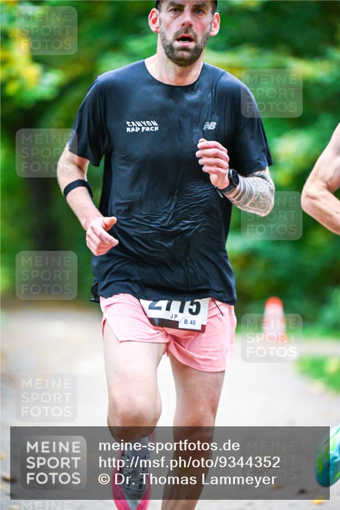 12.10.2025 - Bramfelder Halbmarathon 2025 Dr. Thomas Lammeyer http://msf.ph/oto/9344352 12.10.2025 10:08:30 Laufen 40 meine-sportfotos.de