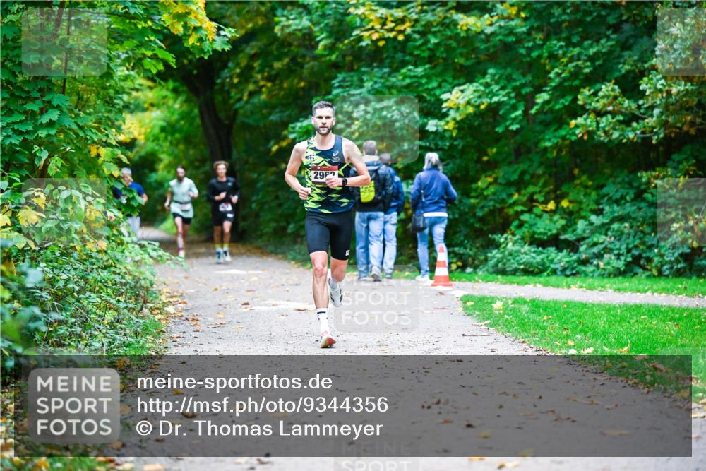 12.10.2025 - Bramfelder Halbmarathon 2025 Dr. Thomas Lammeyer http://msf.ph/oto/9344356 12.10.2025 10:08:57 Laufen 2962 meine-sportfotos.de